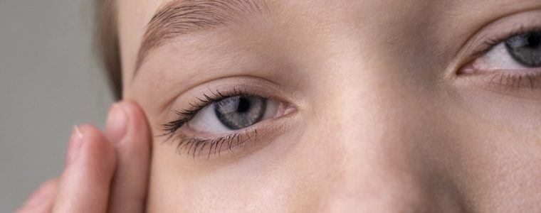 La dermatite palpebrale: come prevenirla